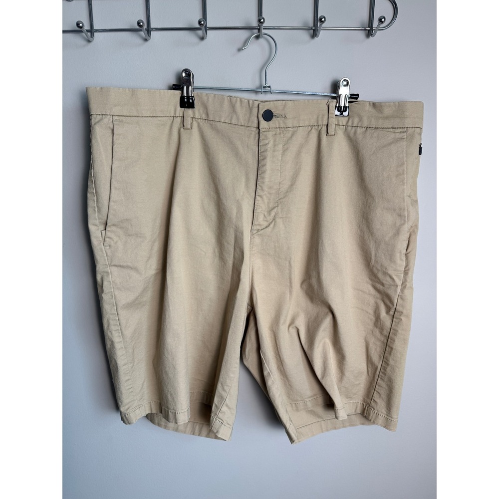 Old Navy Mens Light Khaki Ultimate Tech Slim Shorts 40 Gorpcore Preppy Golf